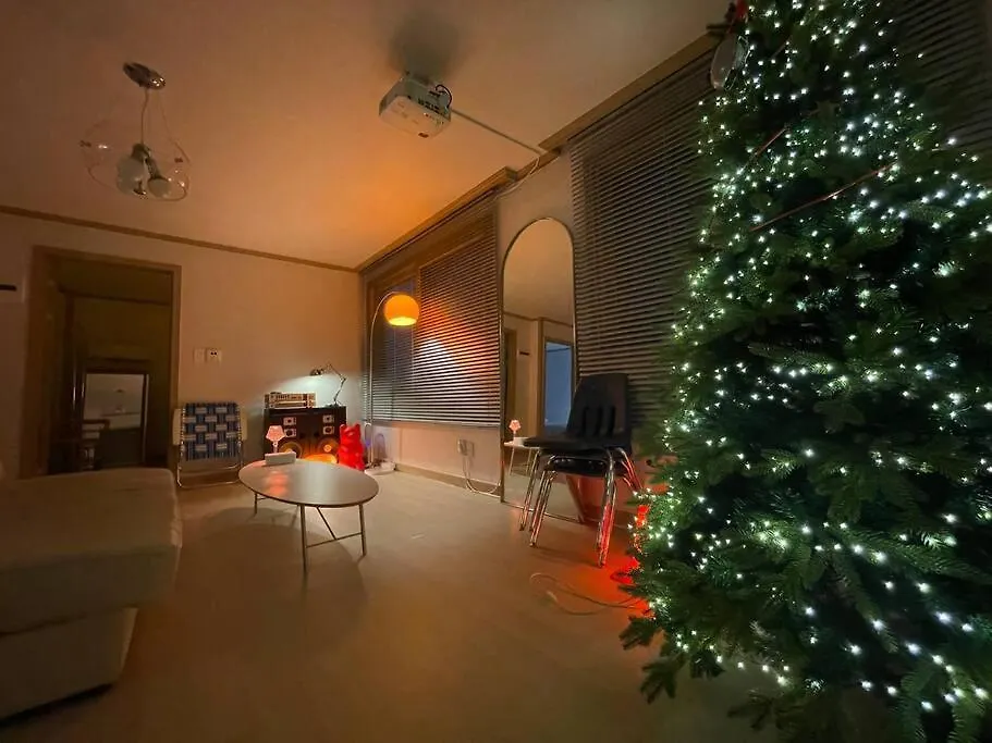 Сasa de vacaciones Aufn Orange Bulb Villa Seúl